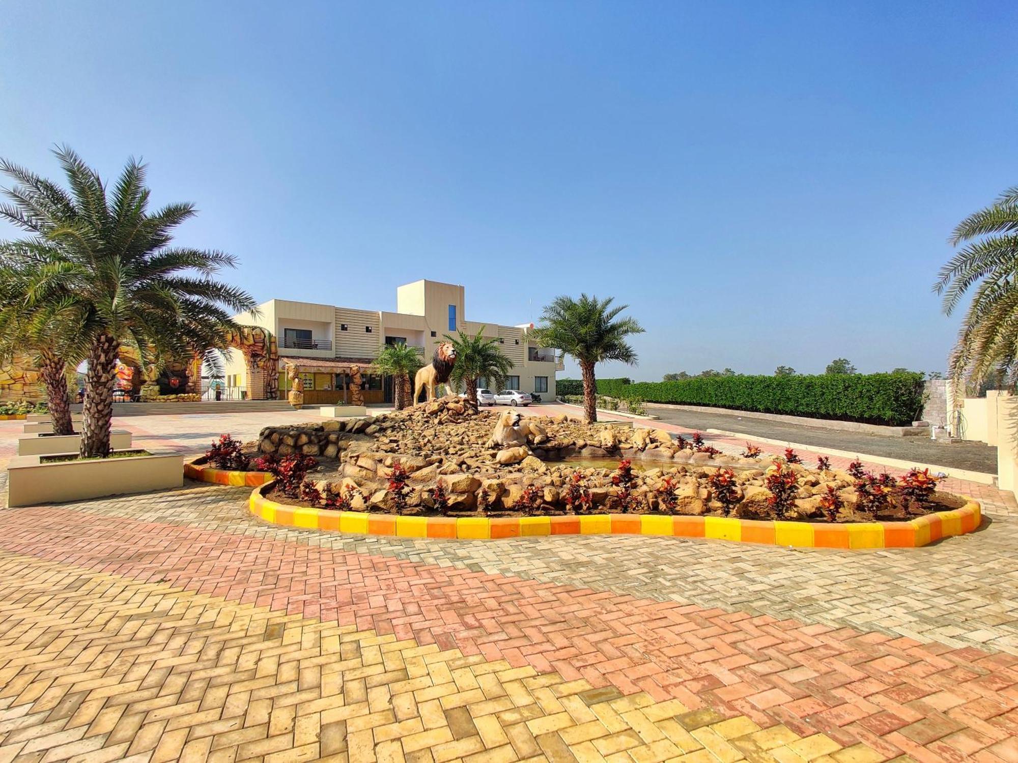 Wet N Wild Water Park & Resort Mendarda Exterior photo