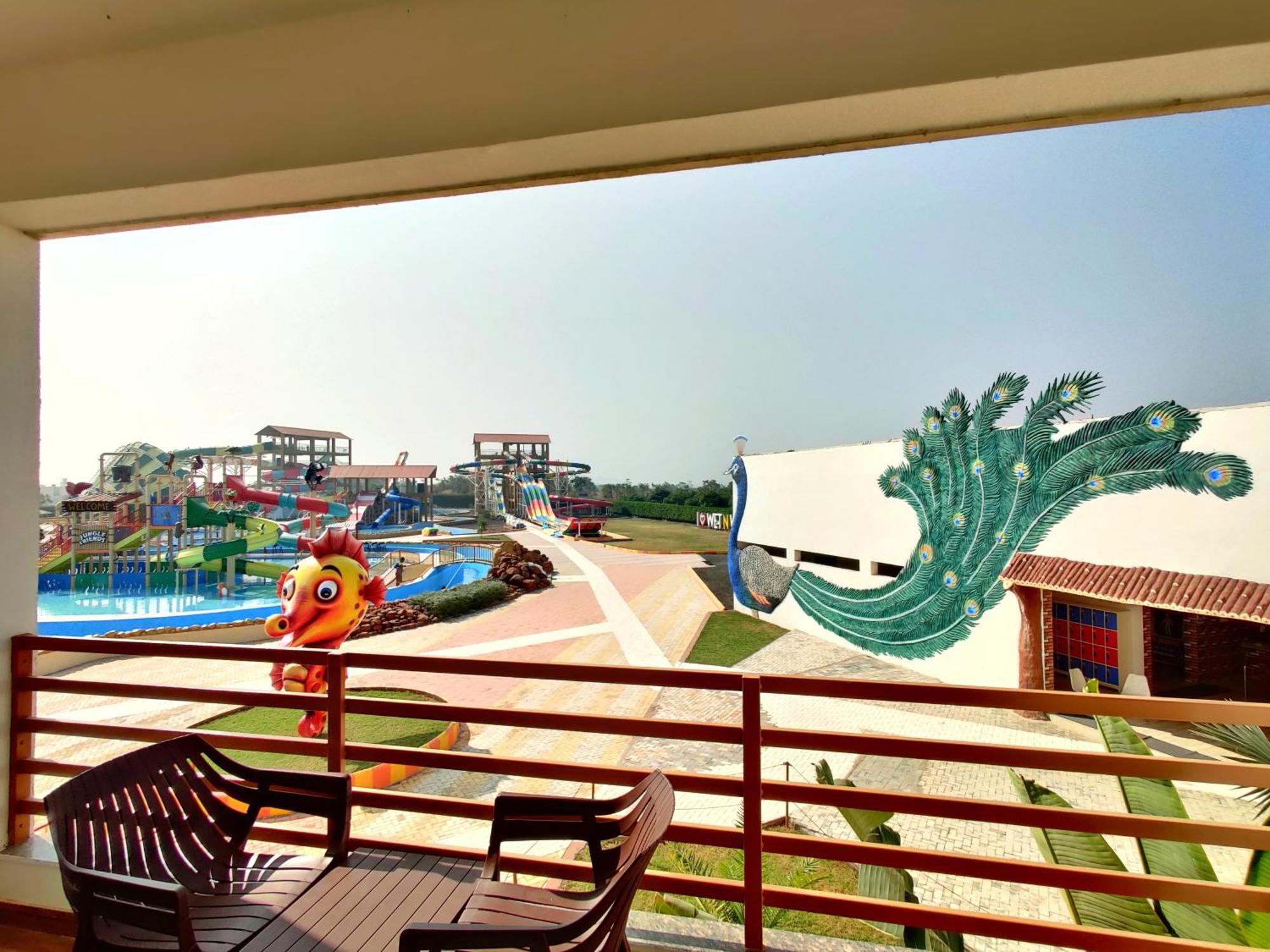 Wet N Wild Water Park & Resort Mendarda Exterior photo
